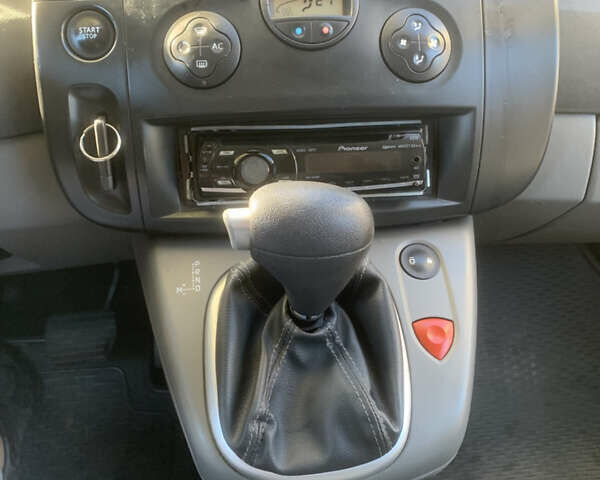 Сірий Рено Сценік, об'ємом двигуна 1.6 л та пробігом 230 тис. км за 4300 $, фото 9 на Automoto.ua