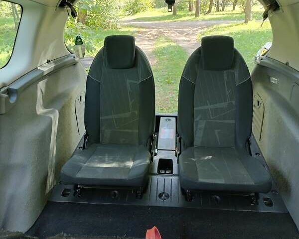 Серый Рено Сценик, объемом двигателя 1.6 л и пробегом 327 тыс. км за 5650 $, фото 12 на Automoto.ua