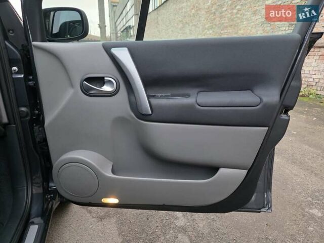 Серый Рено Сценик, объемом двигателя 1.6 л и пробегом 195 тыс. км за 5899 $, фото 32 на Automoto.ua