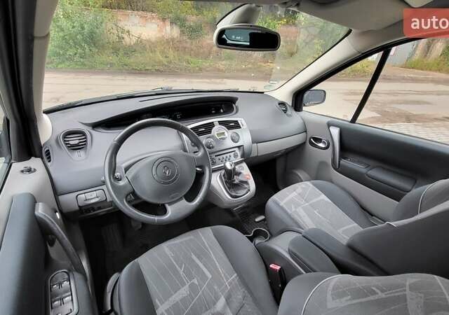 Серый Рено Сценик, объемом двигателя 1.6 л и пробегом 212 тыс. км за 5600 $, фото 35 на Automoto.ua