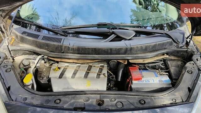 Серый Рено Сценик, объемом двигателя 2 л и пробегом 265 тыс. км за 5000 $, фото 17 на Automoto.ua