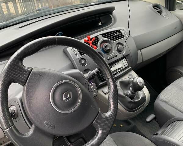 Сірий Рено Сценік, об'ємом двигуна 1.6 л та пробігом 225 тис. км за 5700 $, фото 4 на Automoto.ua