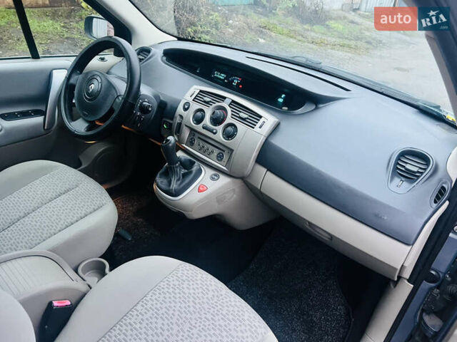 Серый Рено Сценик, объемом двигателя 1.6 л и пробегом 215 тыс. км за 5100 $, фото 21 на Automoto.ua