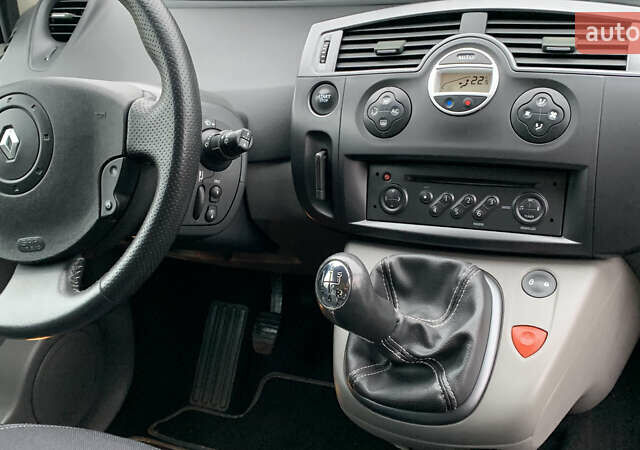 Рено Сценик 2006 в Виннице на Automoto.ua Серый Рено Сценик, объемом двигателя 1.6 л и пробегом 124 тыс. км за 6250 $, фото 13 на Automoto.ua