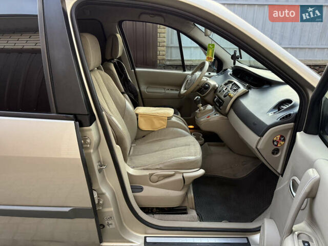 Сірий Рено Сценік, об'ємом двигуна 1.5 л та пробігом 230 тис. км за 3650 $, фото 19 на Automoto.ua