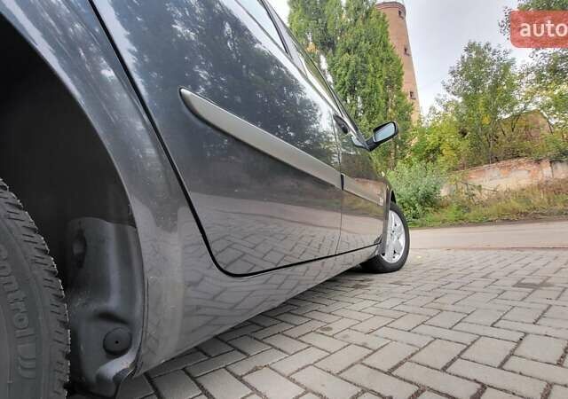 Серый Рено Сценик, объемом двигателя 1.6 л и пробегом 212 тыс. км за 5250 $, фото 39 на Automoto.ua