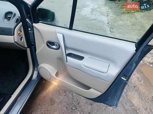 Серый Рено Сценик, объемом двигателя 1.6 л и пробегом 215 тыс. км за 5100 $, фото 20 на Automoto.ua