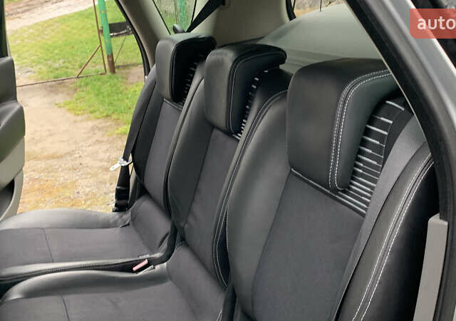 Рено Сценик 2006 в Виннице на Automoto.ua Серый Рено Сценик, объемом двигателя 1.6 л и пробегом 124 тыс. км за 6250 $, фото 24 на Automoto.ua