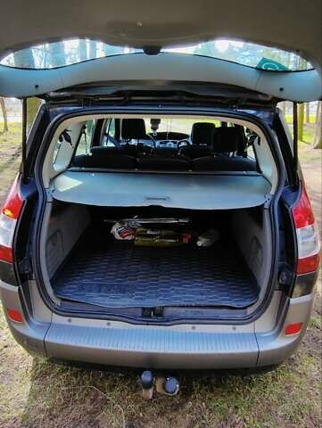 Серый Рено Сценик, объемом двигателя 2 л и пробегом 265 тыс. км за 5000 $, фото 23 на Automoto.ua