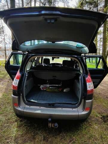 Серый Рено Сценик, объемом двигателя 2 л и пробегом 265 тыс. км за 5000 $, фото 6 на Automoto.ua