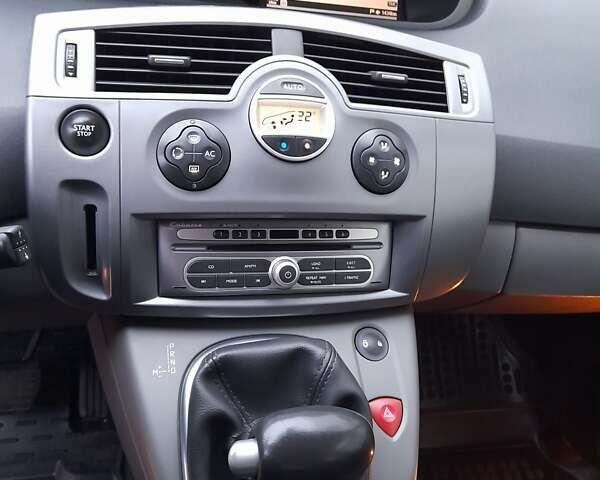 Серый Рено Сценик, объемом двигателя 1.9 л и пробегом 295 тыс. км за 9500 $, фото 31 на Automoto.ua