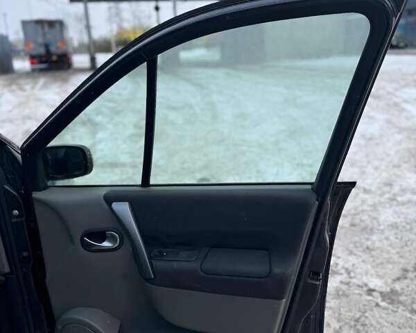 Сірий Рено Сценік, об'ємом двигуна 2 л та пробігом 223 тис. км за 4600 $, фото 4 на Automoto.ua