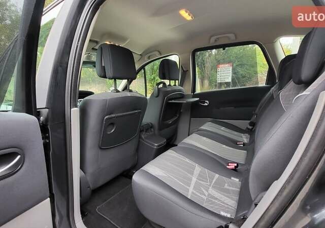 Серый Рено Сценик, объемом двигателя 1.6 л и пробегом 212 тыс. км за 5600 $, фото 31 на Automoto.ua