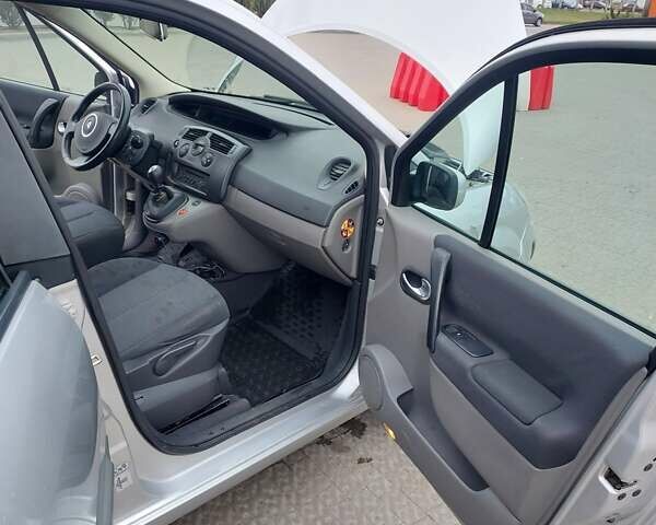 Сірий Рено Сценік, об'ємом двигуна 1.6 л та пробігом 238 тис. км за 5700 $, фото 24 на Automoto.ua