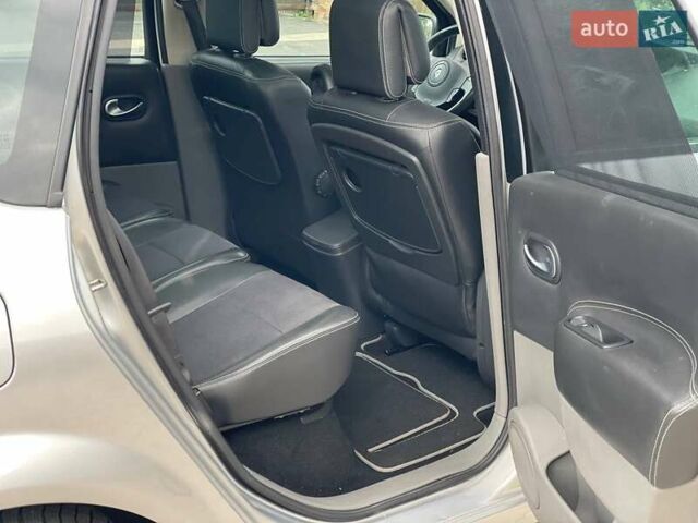 Серый Рено Сценик, объемом двигателя 2 л и пробегом 220 тыс. км за 4550 $, фото 7 на Automoto.ua