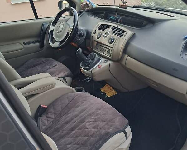 Серый Рено Сценик, объемом двигателя 1.6 л и пробегом 322 тыс. км за 5200 $, фото 13 на Automoto.ua