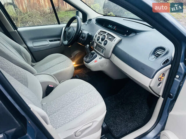 Серый Рено Сценик, объемом двигателя 1.6 л и пробегом 215 тыс. км за 5100 $, фото 19 на Automoto.ua