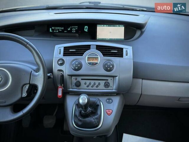 Сірий Рено Сценік, об'ємом двигуна 1.6 л та пробігом 240 тис. км за 6800 $, фото 94 на Automoto.ua