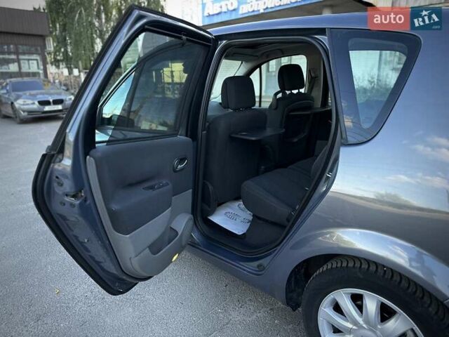 Сірий Рено Сценік, об'ємом двигуна 1.6 л та пробігом 240 тис. км за 6800 $, фото 72 на Automoto.ua