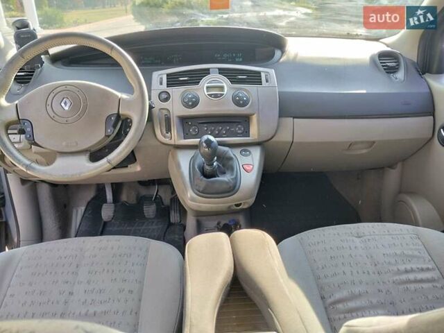Рено Сценик 2006 в Миргороде на Automoto.ua Серый Рено Сценик, объемом двигателя 1.5 л и пробегом 335 тыс. км за 4150 $, фото 3 на Automoto.ua