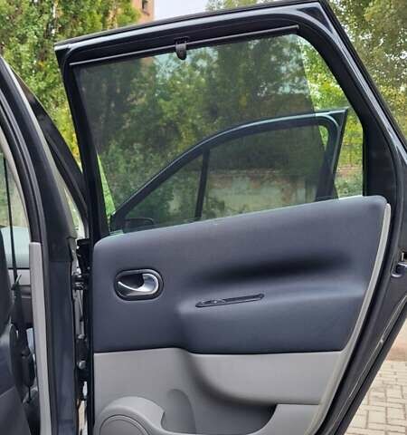 Серый Рено Сценик, объемом двигателя 1.6 л и пробегом 212 тыс. км за 5250 $, фото 19 на Automoto.ua