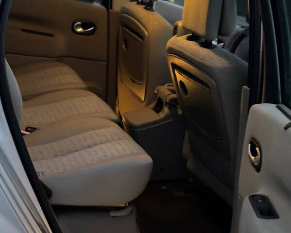 Сірий Рено Сценік, об'ємом двигуна 1.6 л та пробігом 230 тис. км за 4450 $, фото 22 на Automoto.ua