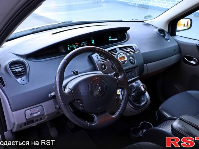 Серый Рено Сценик, объемом двигателя 1.6 л и пробегом 250 тыс. км за 6222 $, фото 3 на Automoto.ua