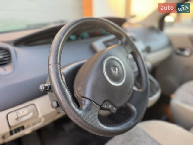 Серый Рено Сценик, объемом двигателя 1.6 л и пробегом 223 тыс. км за 4900 $, фото 18 на Automoto.ua