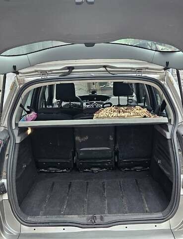 Серый Рено Сценик, объемом двигателя 1.6 л и пробегом 230 тыс. км за 5000 $, фото 10 на Automoto.ua