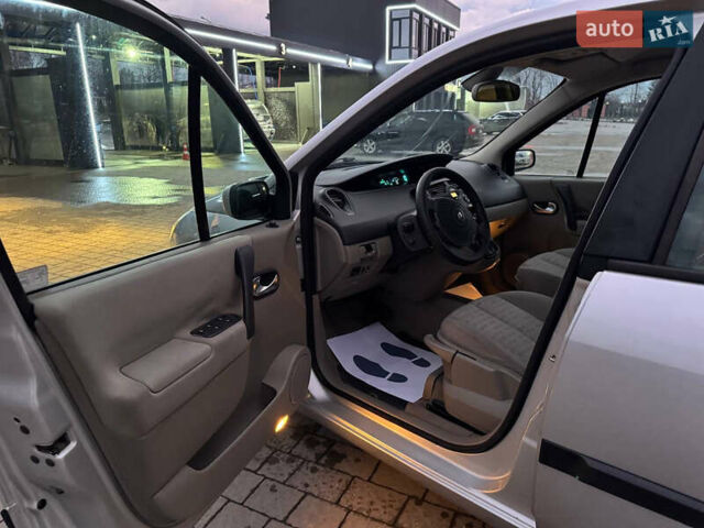 Сірий Рено Сценік, об'ємом двигуна 1.6 л та пробігом 230 тис. км за 4450 $, фото 18 на Automoto.ua