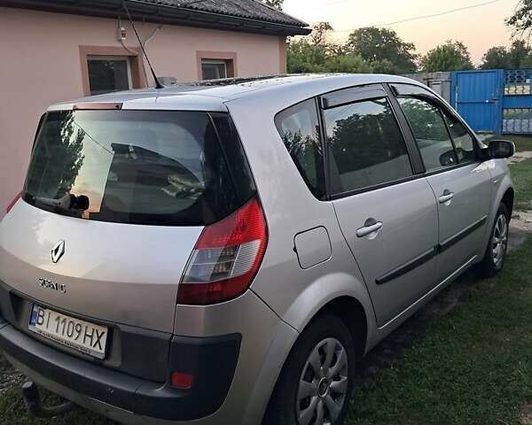 Серый Рено Сценик, объемом двигателя 1.6 л и пробегом 322 тыс. км за 5200 $, фото 9 на Automoto.ua