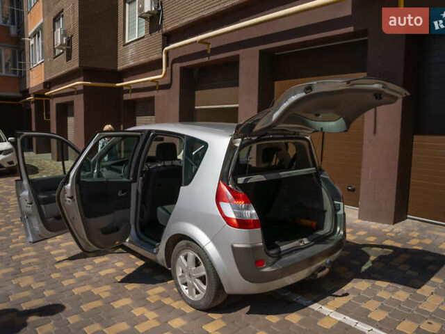 Сірий Рено Сценік, об'ємом двигуна 1.6 л та пробігом 132 тис. км за 5200 $, фото 10 на Automoto.ua