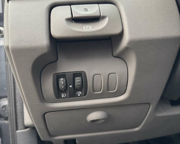 Рено Сценік 2006 у Чернігові на Automoto.ua Сірий Рено Сценік, об'ємом двигуна 1.6 л та пробігом 235 тис. км за 5250 $, фото 16 на Automoto.ua