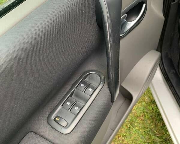 Сірий Рено Сценік, об'ємом двигуна 1.6 л та пробігом 225 тис. км за 5700 $, фото 7 на Automoto.ua