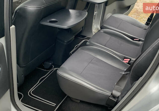 Рено Сценик 2006 в Виннице на Automoto.ua Серый Рено Сценик, объемом двигателя 1.6 л и пробегом 124 тыс. км за 6250 $, фото 22 на Automoto.ua