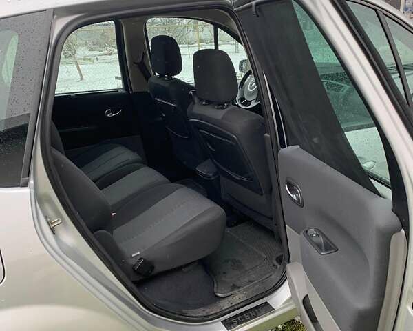 Сірий Рено Сценік, об'ємом двигуна 1.6 л та пробігом 225 тис. км за 5700 $, фото 19 на Automoto.ua