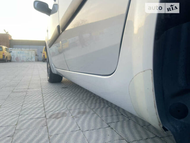 Серый Рено Сценик, объемом двигателя 1.6 л и пробегом 213 тыс. км за 4999 $, фото 20 на Automoto.ua