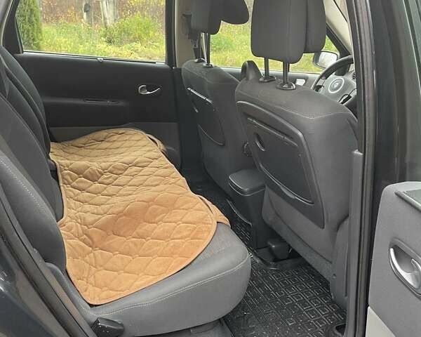 Серый Рено Сценик, объемом двигателя 2 л и пробегом 236 тыс. км за 6650 $, фото 8 на Automoto.ua