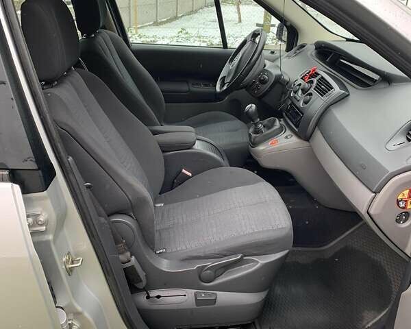 Сірий Рено Сценік, об'ємом двигуна 1.6 л та пробігом 225 тис. км за 5700 $, фото 14 на Automoto.ua