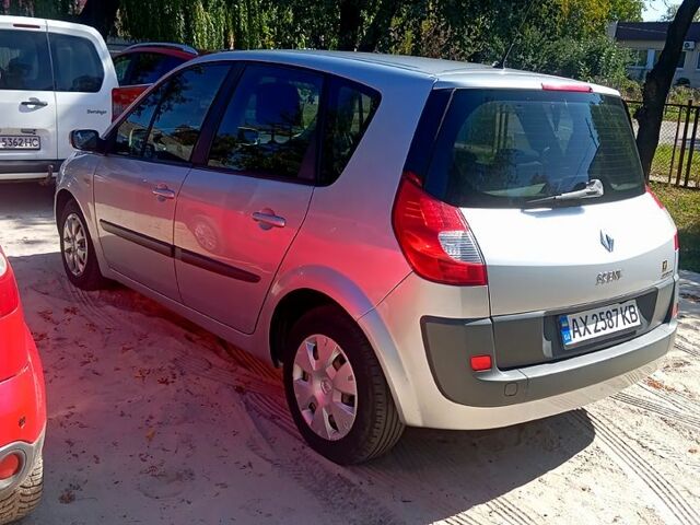 Серый Рено Сценик, объемом двигателя 1.6 л и пробегом 250 тыс. км за 4400 $, фото 3 на Automoto.ua