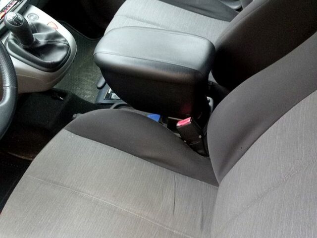 Серый Рено Сценик, объемом двигателя 1.4 л и пробегом 247 тыс. км за 4300 $, фото 4 на Automoto.ua