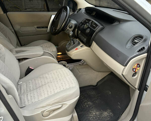 Серый Рено Сценик, объемом двигателя 1.46 л и пробегом 288 тыс. км за 4300 $, фото 7 на Automoto.ua