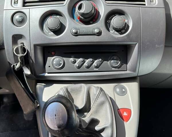 Сірий Рено Сценік, об'ємом двигуна 1.6 л та пробігом 132 тис. км за 5200 $, фото 17 на Automoto.ua