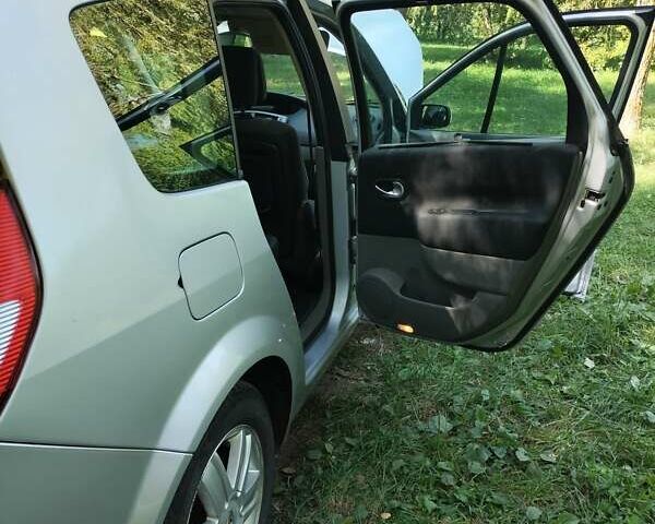 Серый Рено Сценик, объемом двигателя 1.6 л и пробегом 327 тыс. км за 5650 $, фото 19 на Automoto.ua