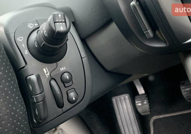 Рено Сценик 2006 в Виннице на Automoto.ua Серый Рено Сценик, объемом двигателя 1.6 л и пробегом 124 тыс. км за 6250 $, фото 38 на Automoto.ua