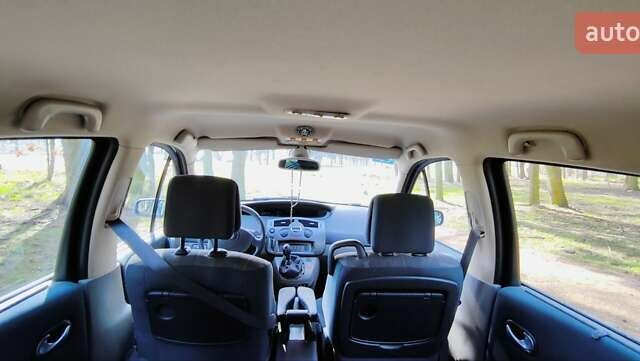 Серый Рено Сценик, объемом двигателя 2 л и пробегом 265 тыс. км за 5000 $, фото 22 на Automoto.ua