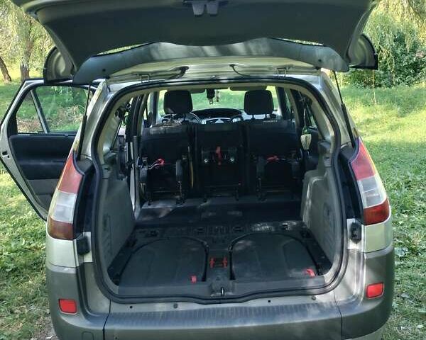 Серый Рено Сценик, объемом двигателя 1.6 л и пробегом 327 тыс. км за 5650 $, фото 4 на Automoto.ua