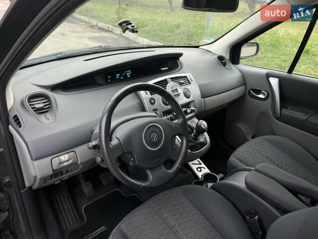 Рено Сценик 2006 в Сумах на Automoto.ua Серый Рено Сценик, объемом двигателя 1.6 л и пробегом 122 тыс. км за 6199 $, фото 15 на Automoto.ua