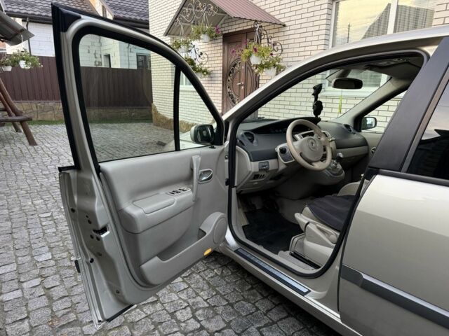 Сірий Рено Сценік, об'ємом двигуна 1.5 л та пробігом 230 тис. км за 3650 $, фото 6 на Automoto.ua