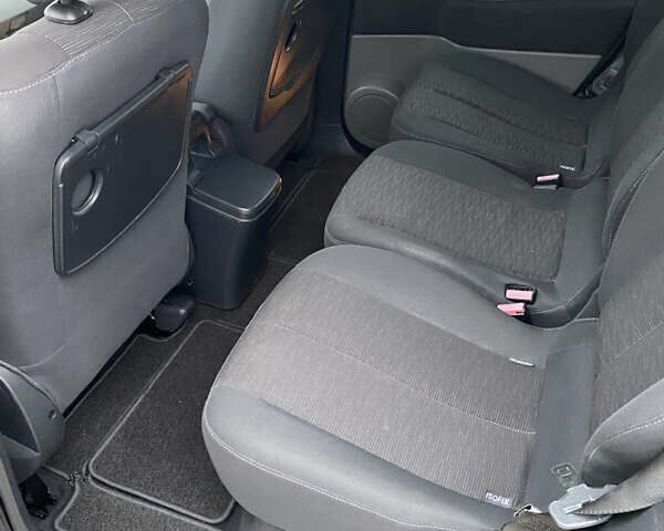 Серый Рено Сценик, объемом двигателя 1.6 л и пробегом 120 тыс. км за 6200 $, фото 19 на Automoto.ua